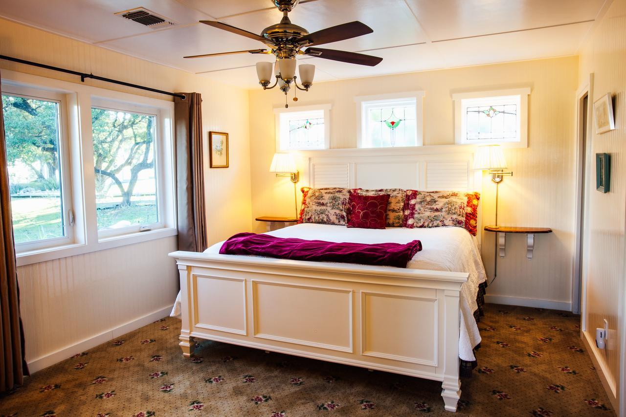 Rose Hill Retreat Aaa Four Diamond Inn Stonewall 外观 照片