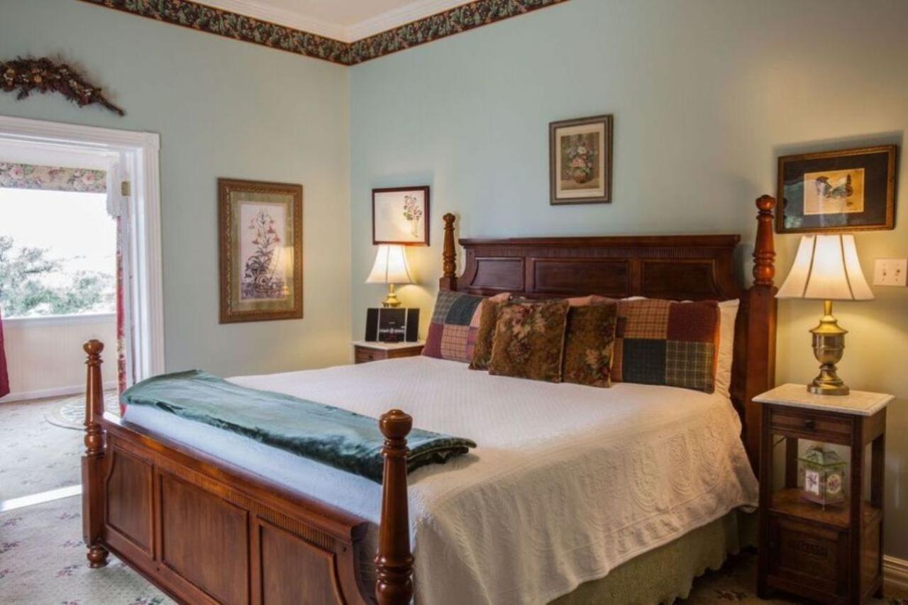 Rose Hill Retreat Aaa Four Diamond Inn Stonewall 外观 照片